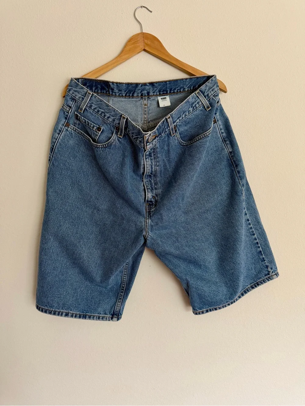 Vintage Levi's 569 Men’s Medium Blue Denim Jean Shorts 100% Cotton